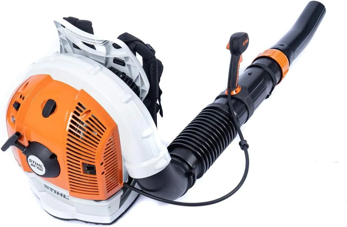 STIHL souffleur de feuilles BR 700, avec tube de soufflage réglable en longueur et une force de soufflage max. de 88 m